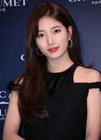 Bae Suzy nude