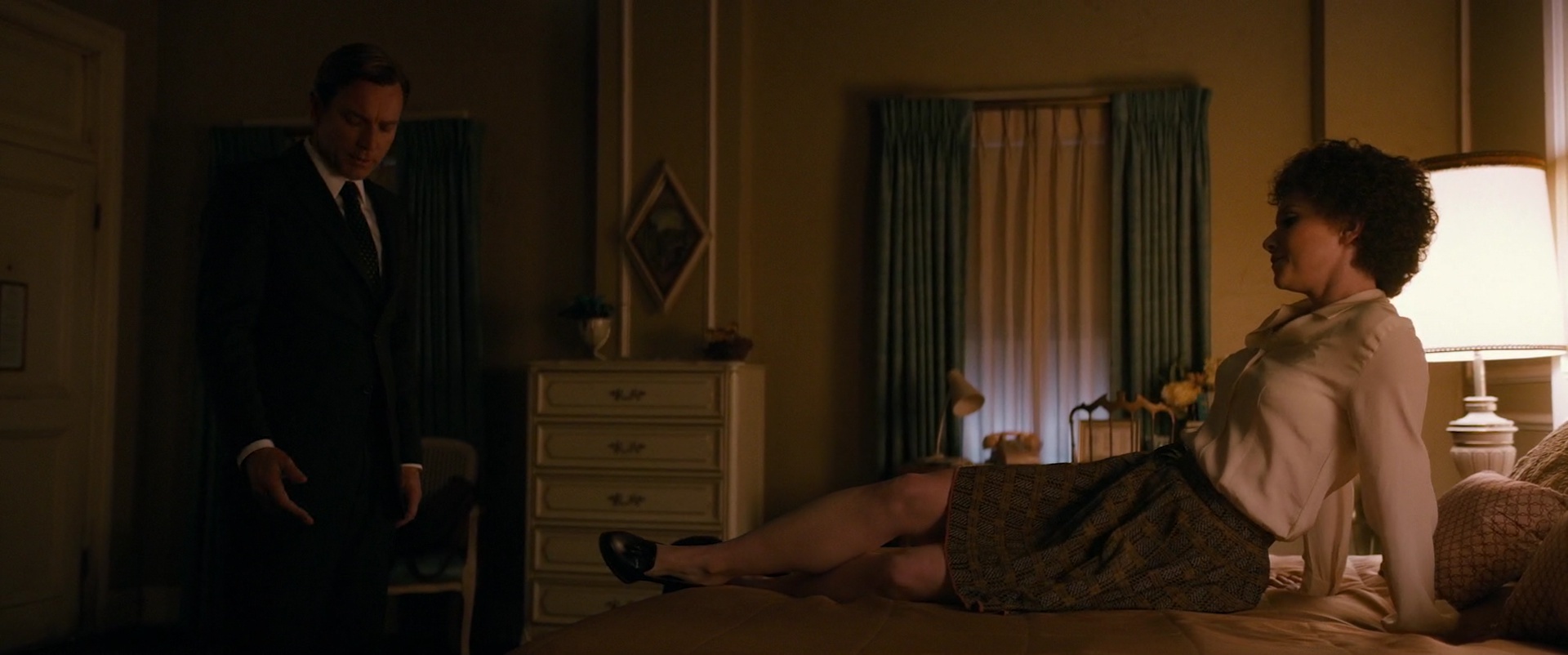 Curry topless valorie 