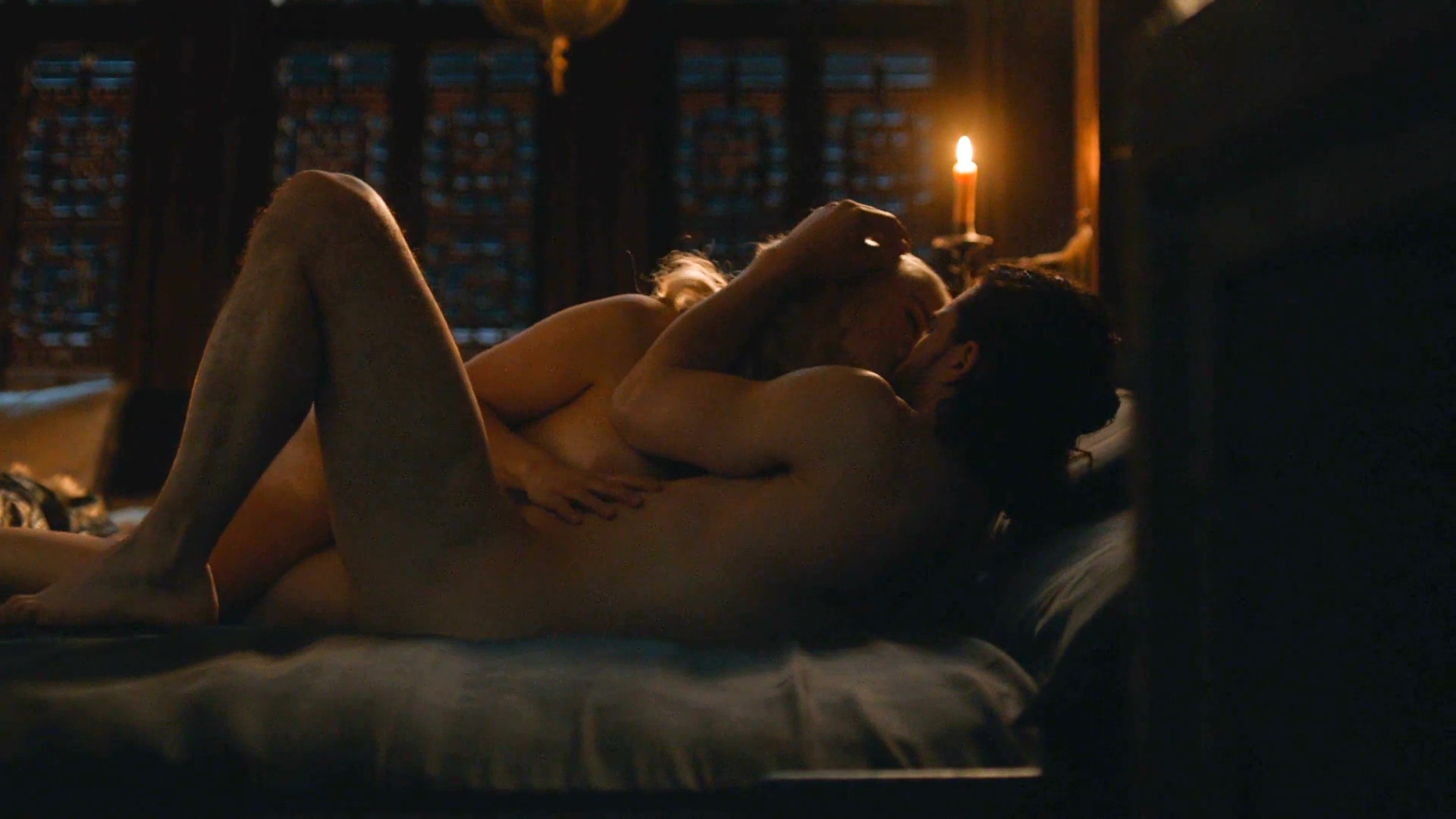 Naked Emilia Clarke In Game Of Thrones