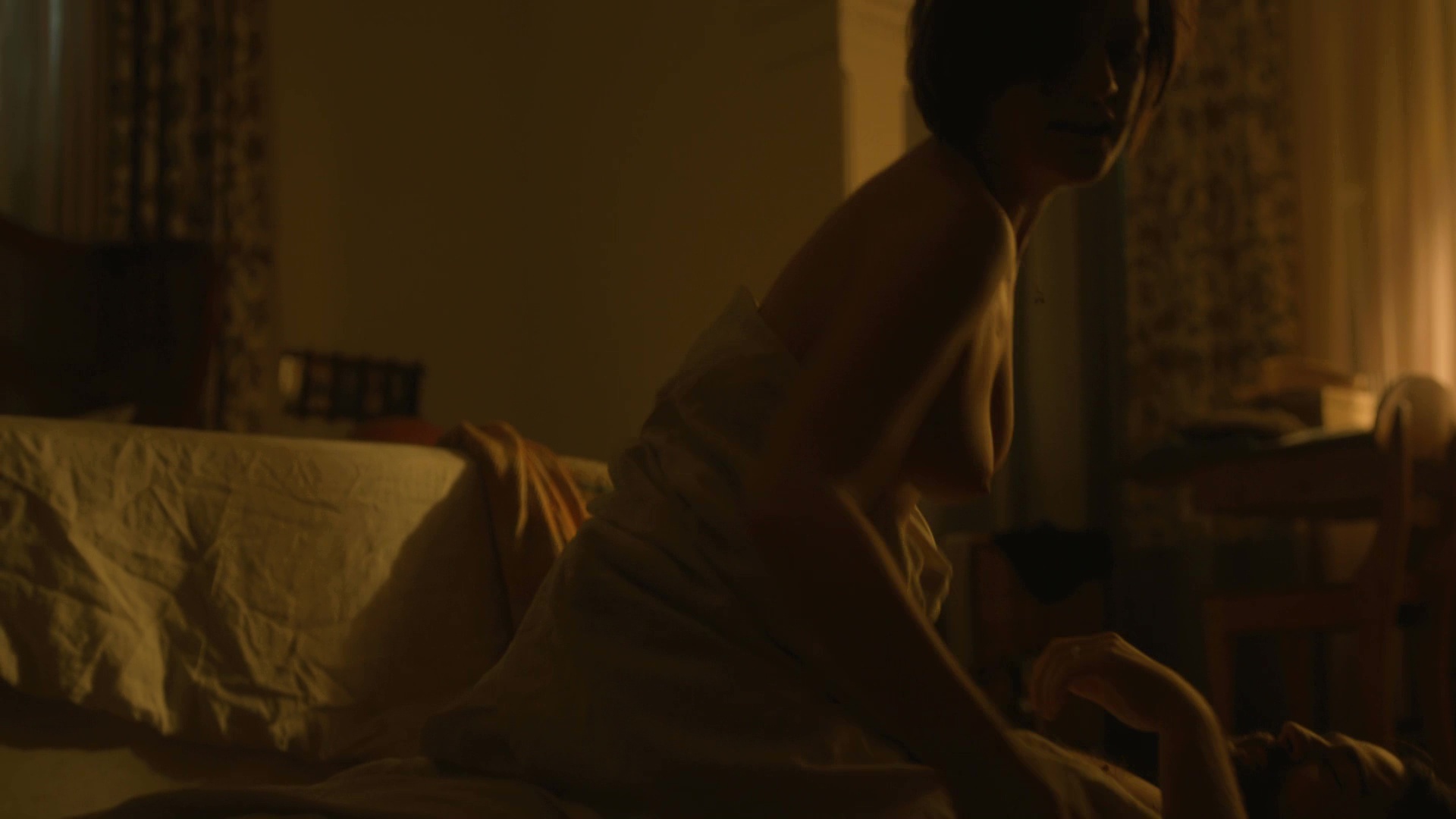 Naked Elisabeth Moss In Top Of The Lake 
