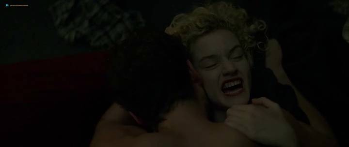 Julia garner sex scene.