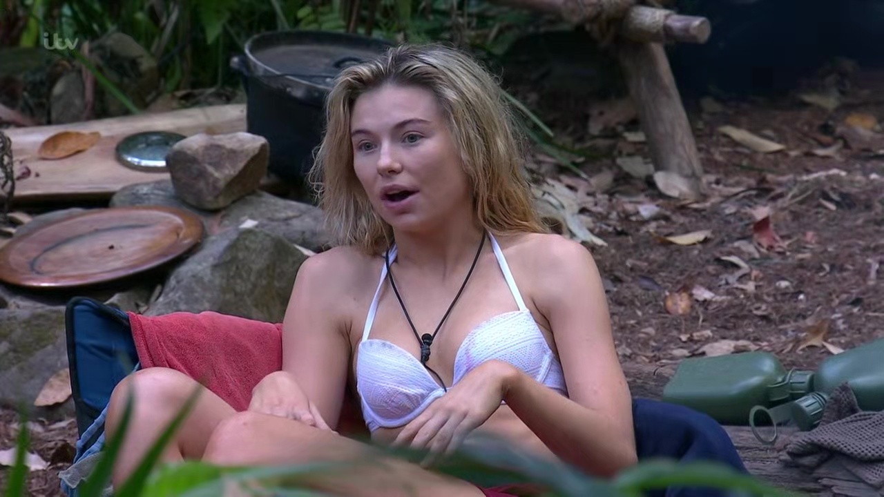 Naked Georgia Toffolo in I'm a Celebrity, Get Me Out of Here! < ANCENSORED