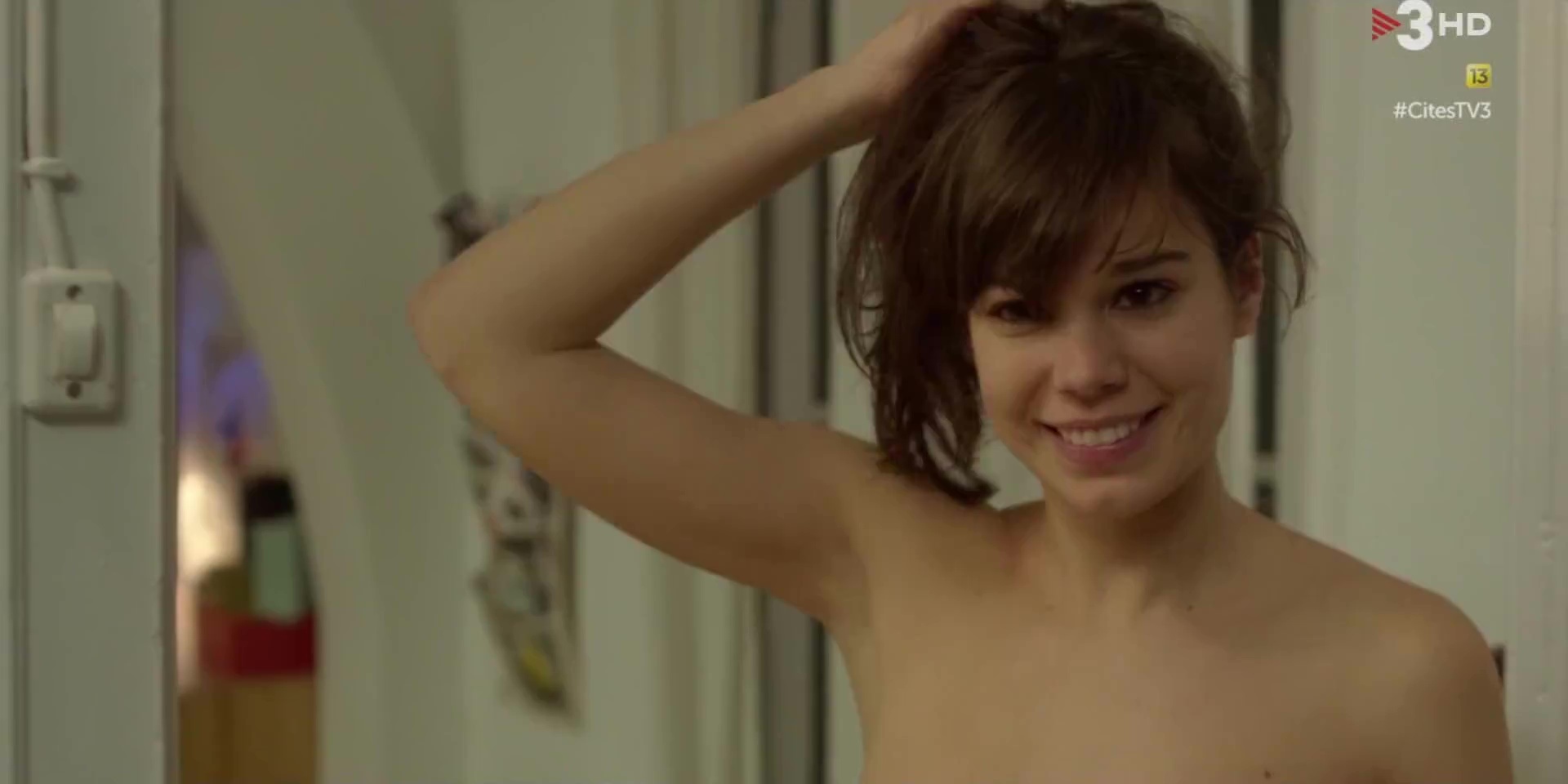 Laia costa topless