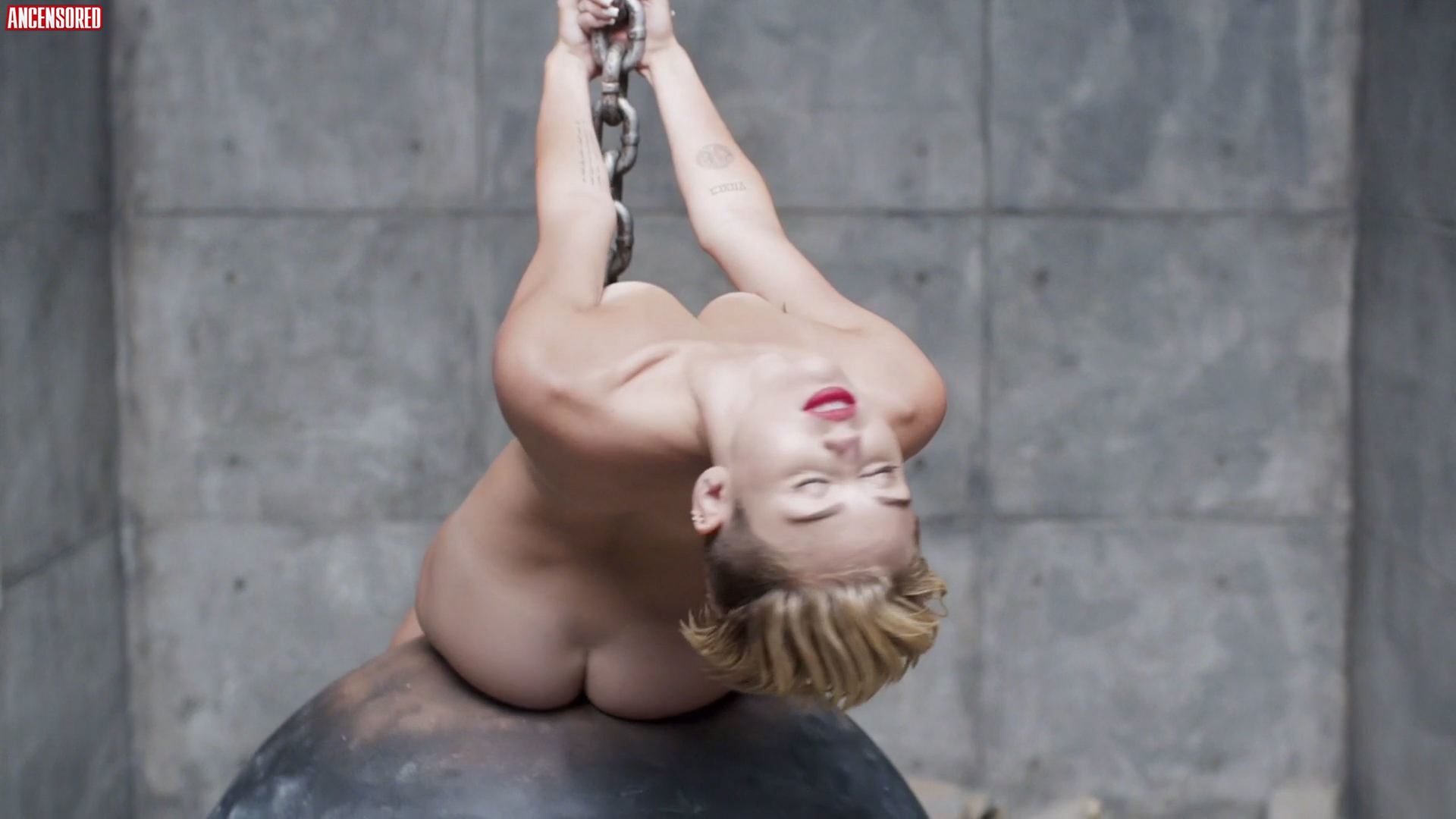 Naked Miley Cyrus In Wrecking Ball 3041