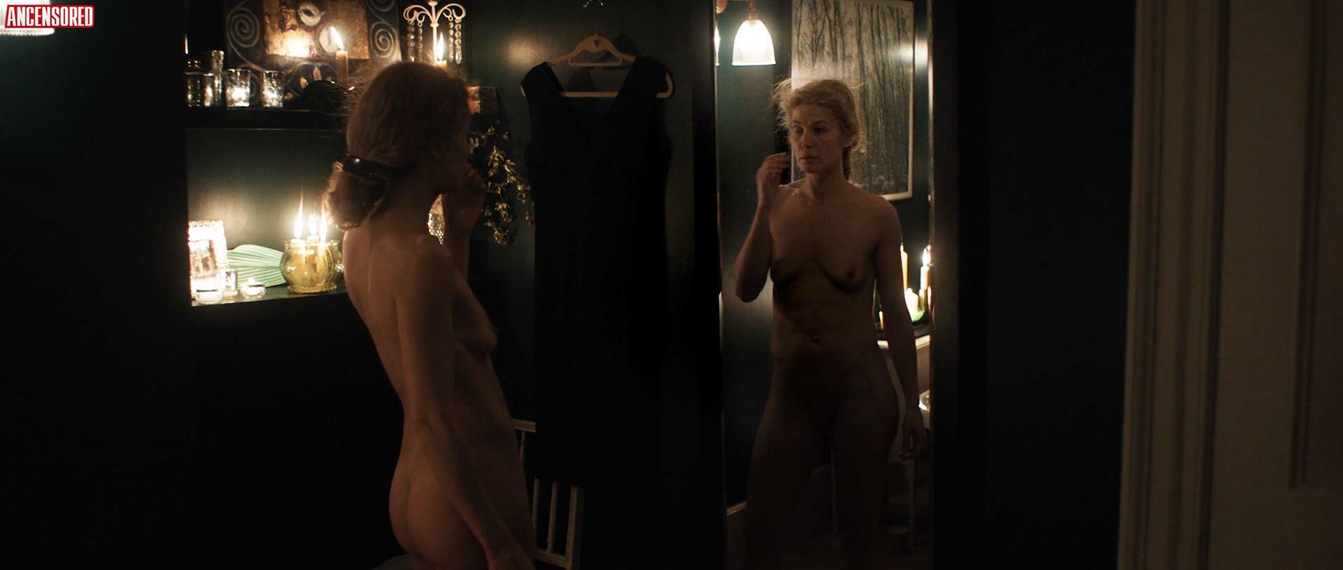 Rosamund Pike nude pics.