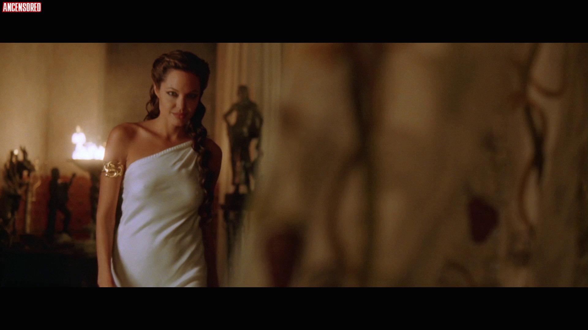 Nackt angelina ancensored jolie Angelina Jolie