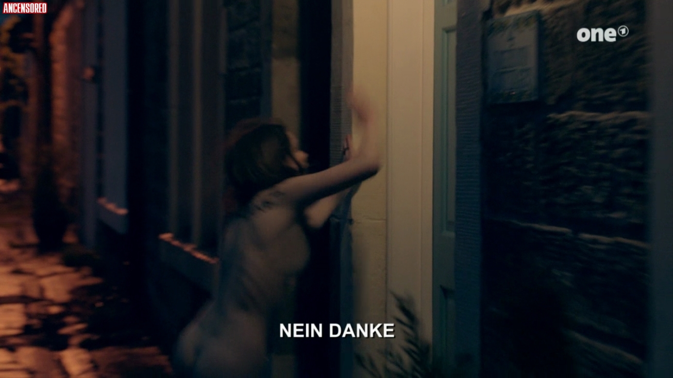 Naked Imogen King In Clique