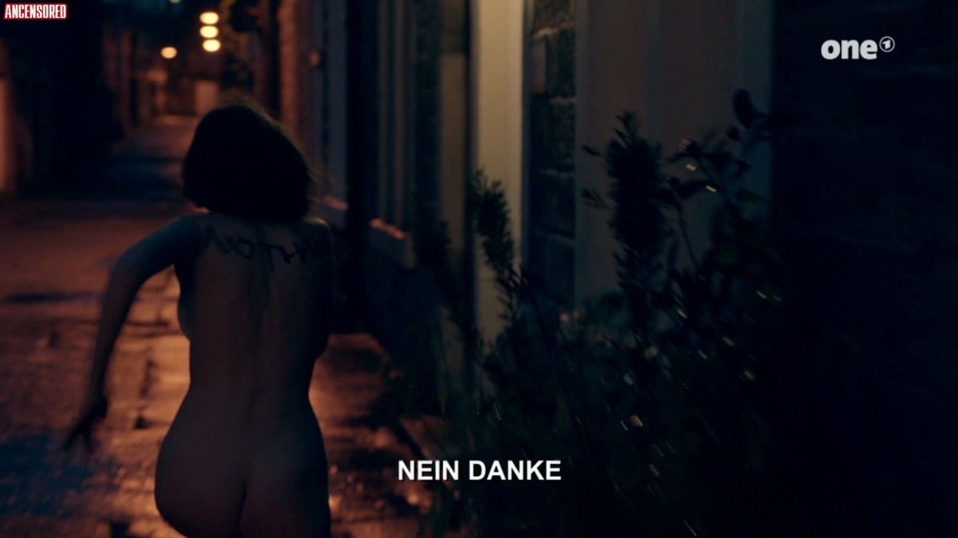 Naked Imogen King In Clique