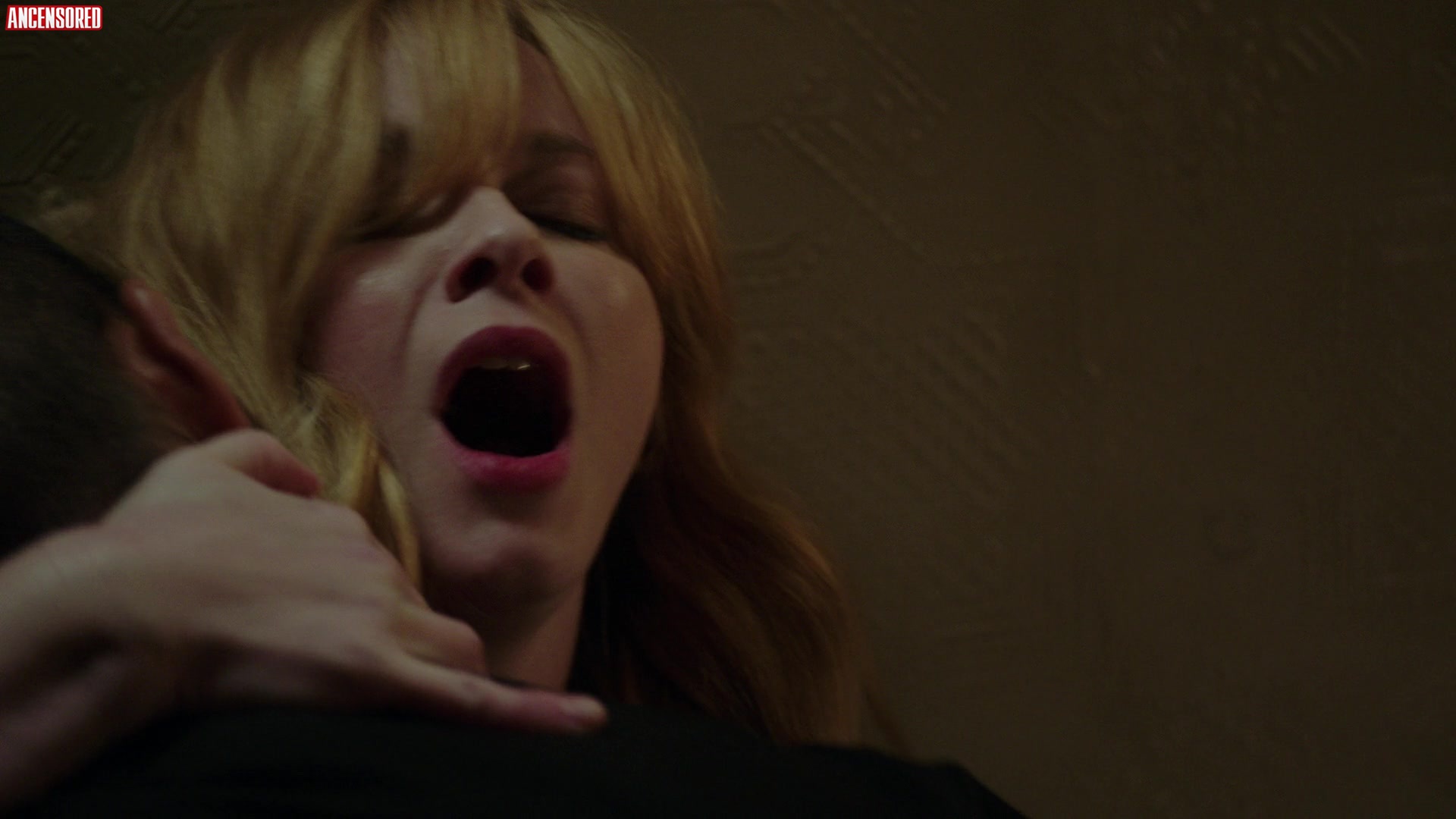 Naked Christina Hendricks in Good Girls < ANCENSORED