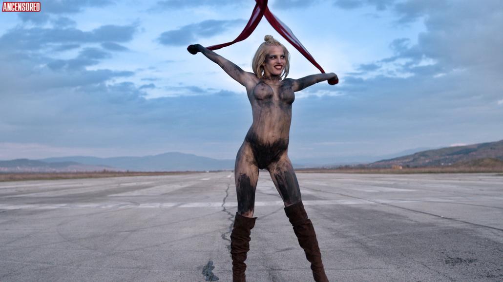 Naked Victoria Ananieva In Death Race 4 Beyond Anarchy