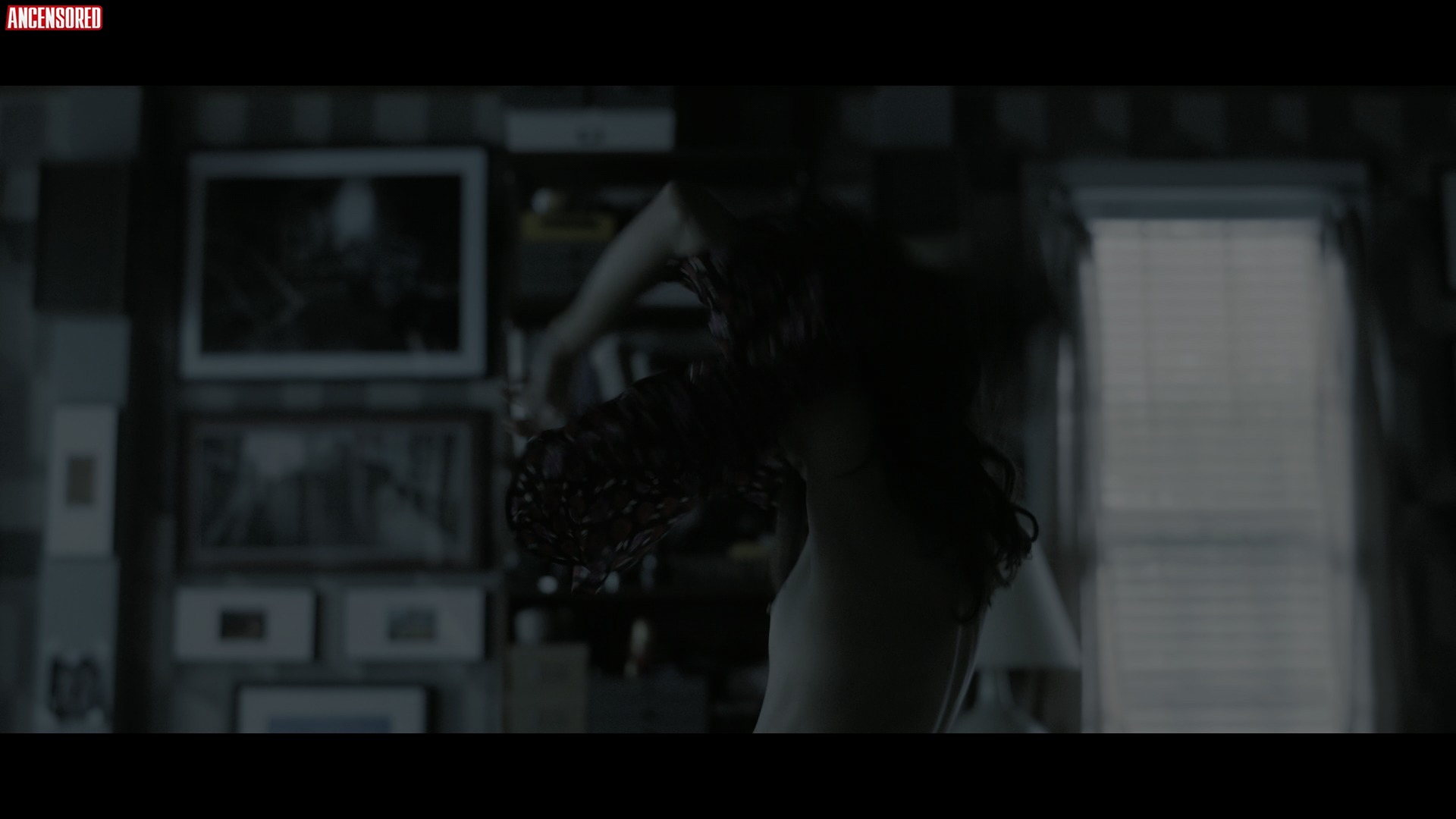 Sofia black-delia topless - 🧡 Personal Blog: The Mick 1х01.