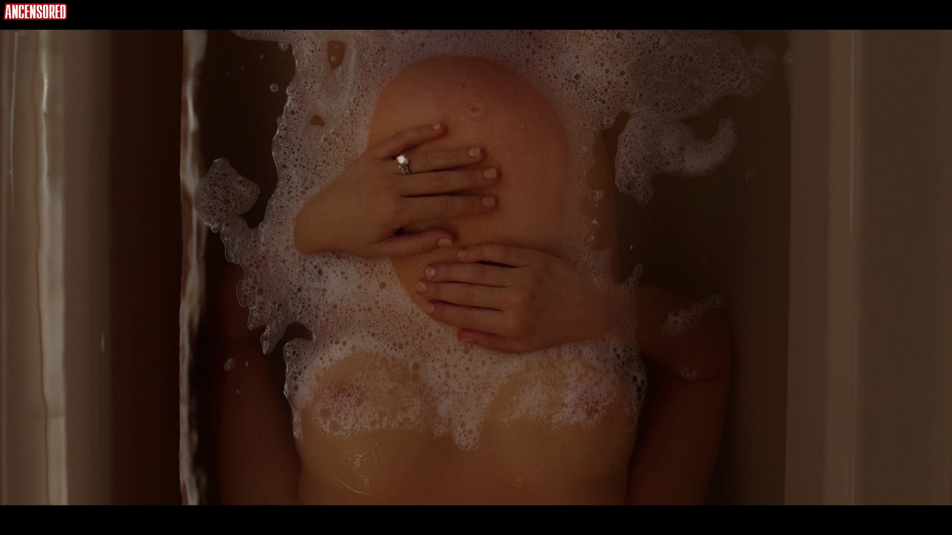 Ilana glazer naked uncensored - Ilana Glazer Makes Her Nude Debut In.