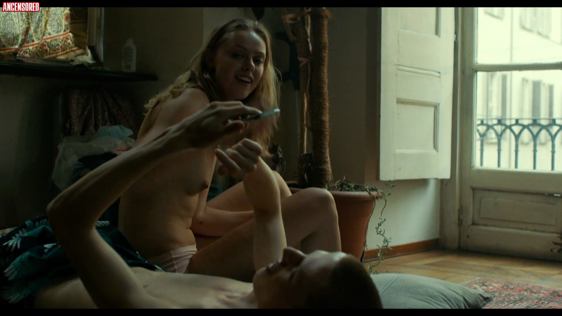 Naked Frida Gustavsson in Tigers < ANCENSORED
