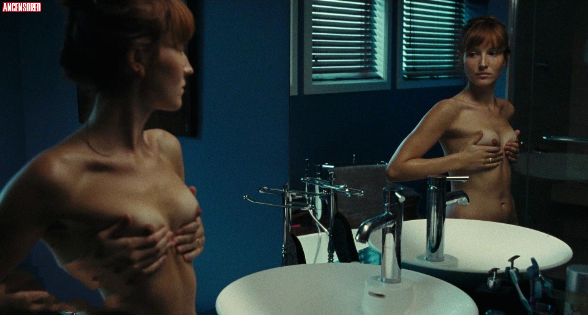 Naked Anais Demoustier in The New Girlfriend < ANCENSORED