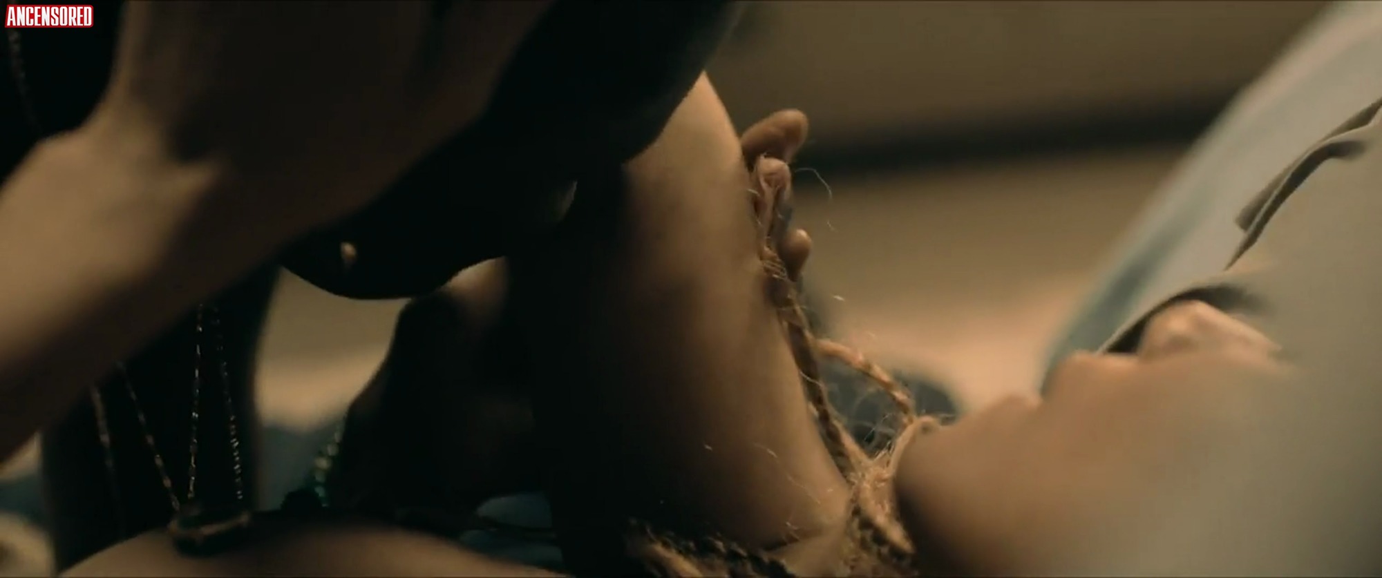 Halle Berry nude sex scene in Monster's Ball - Tubator