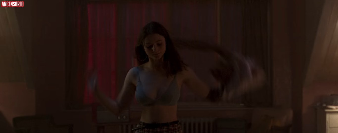 Naked Thomasin Mckenzie In Last Night In Soho 