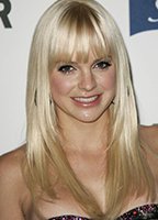 Anna Faris nude