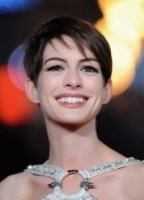 Anne Hathaway nude