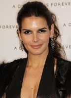 Angie Harmon nude