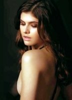 Alexandra Daddario nude