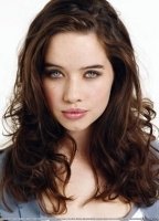 Anna Popplewell nude