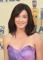 Margo Harshman nude