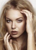 Penelope Mitchell nude