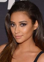 Shay Mitchell nude