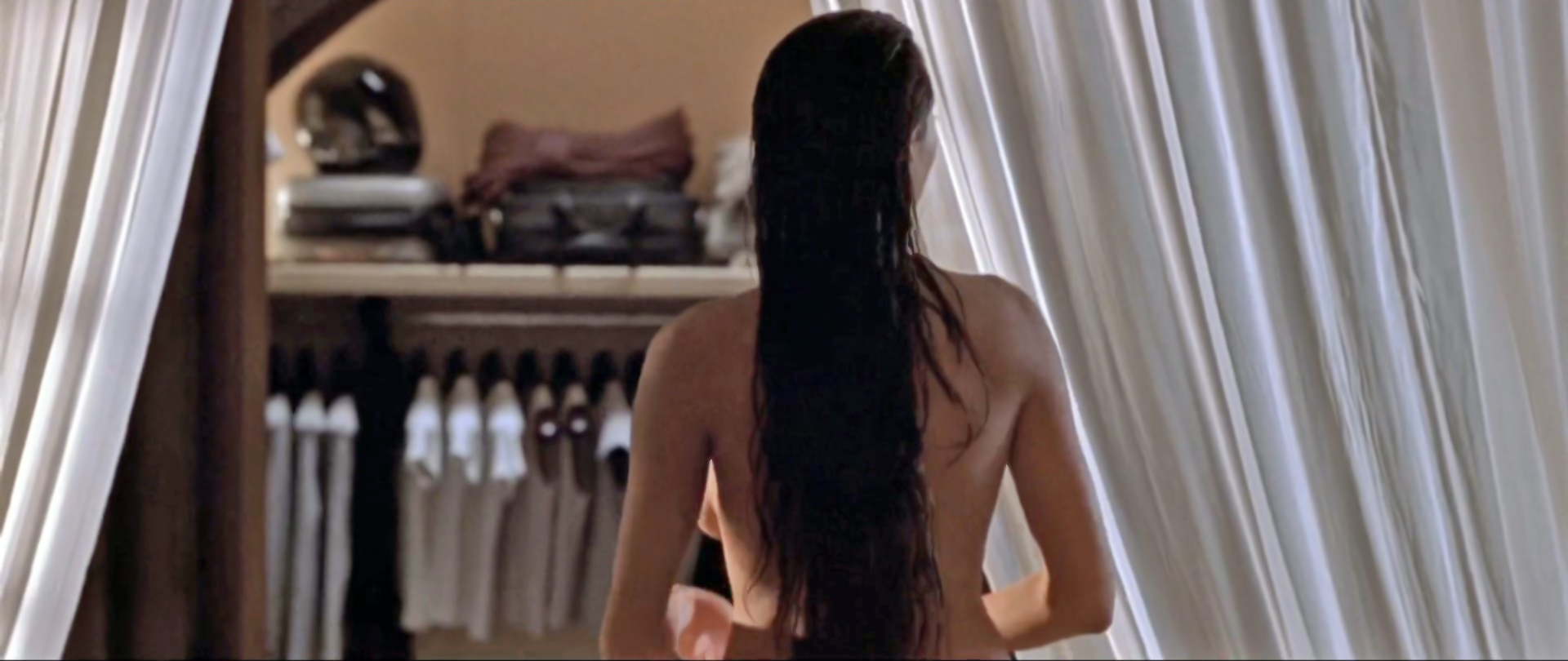 Naked Angelina Jolie In Lara Croft Tomb Raider 