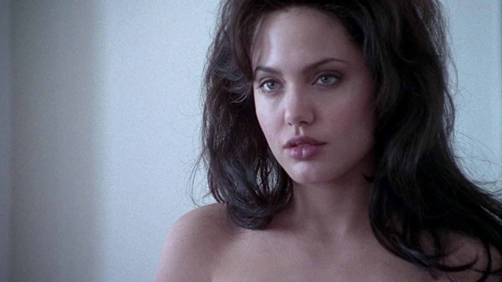 Angelina jolie nackt ancensored