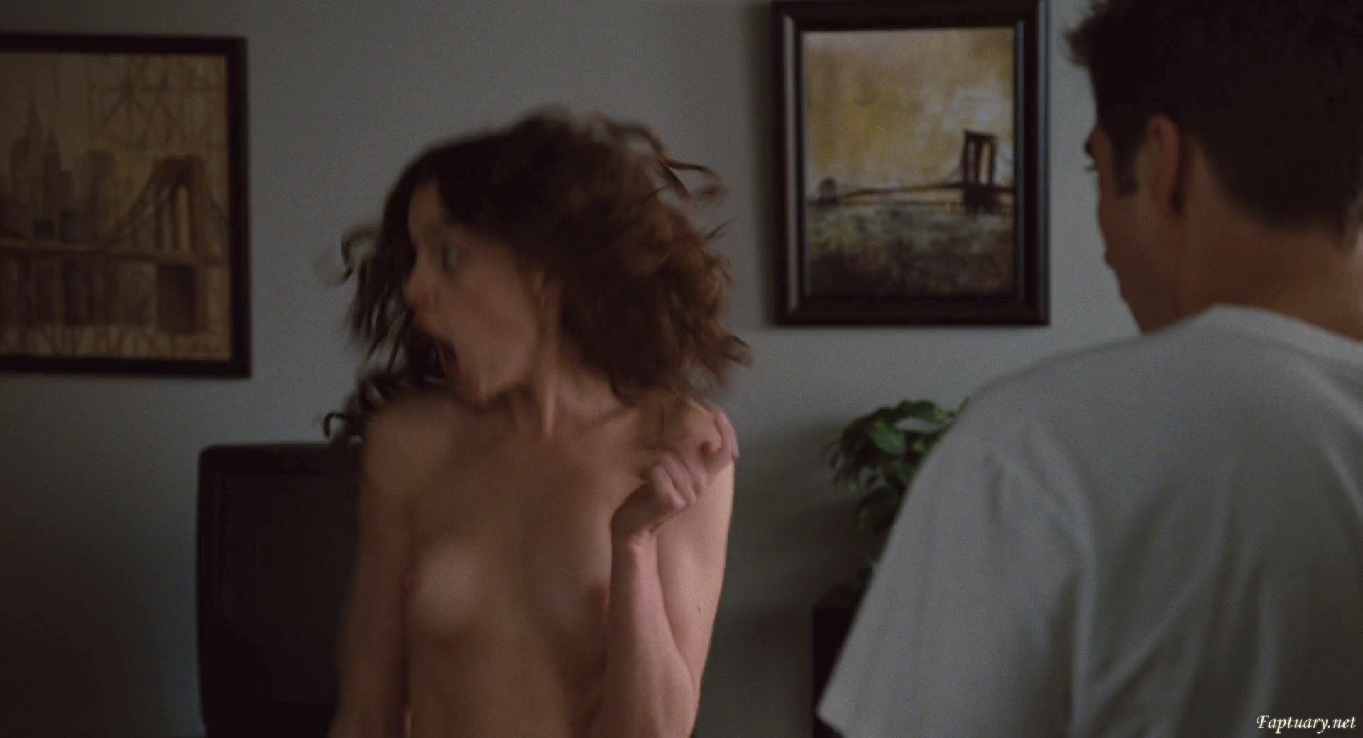 Naked Anne Hathaway in Love & Other Drugs < ANCENSORED