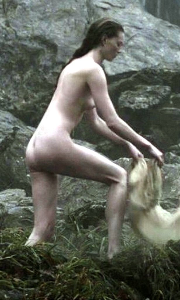 Naked Alyssa Sutherland In Vikings