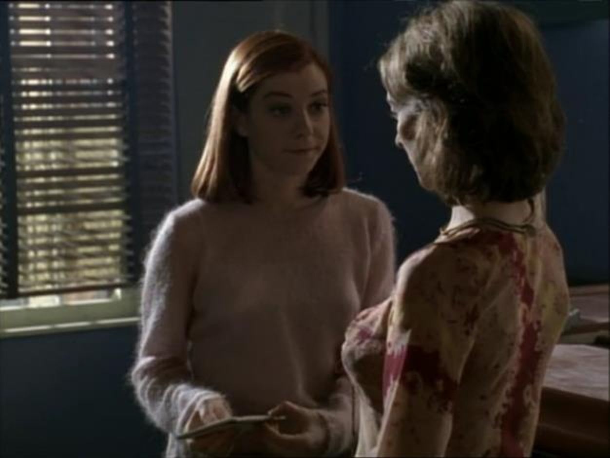 Naked Alyson Hannigan In Buffy The Vampire Slayer