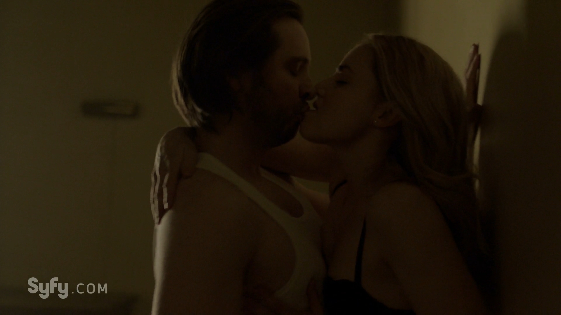 Naked Amanda Schull in 12 Monkeys < ANCENSORED