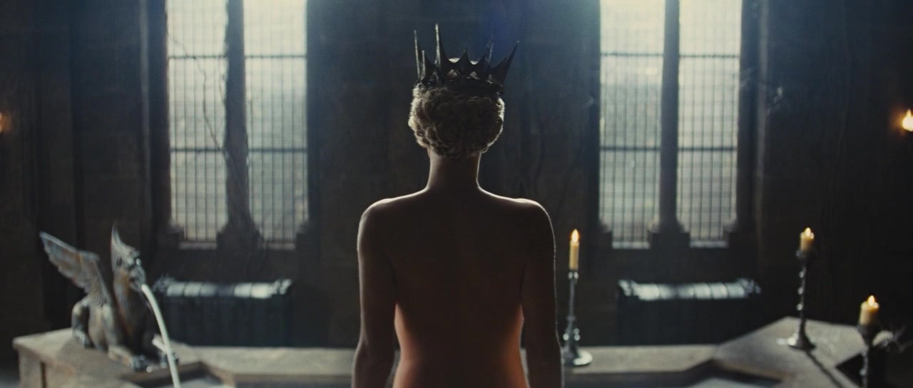 Snow White and the Huntsman nude photos