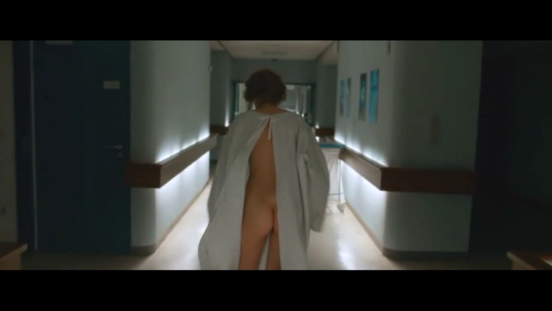 Naked Carla Juri In Feuchtgebiete