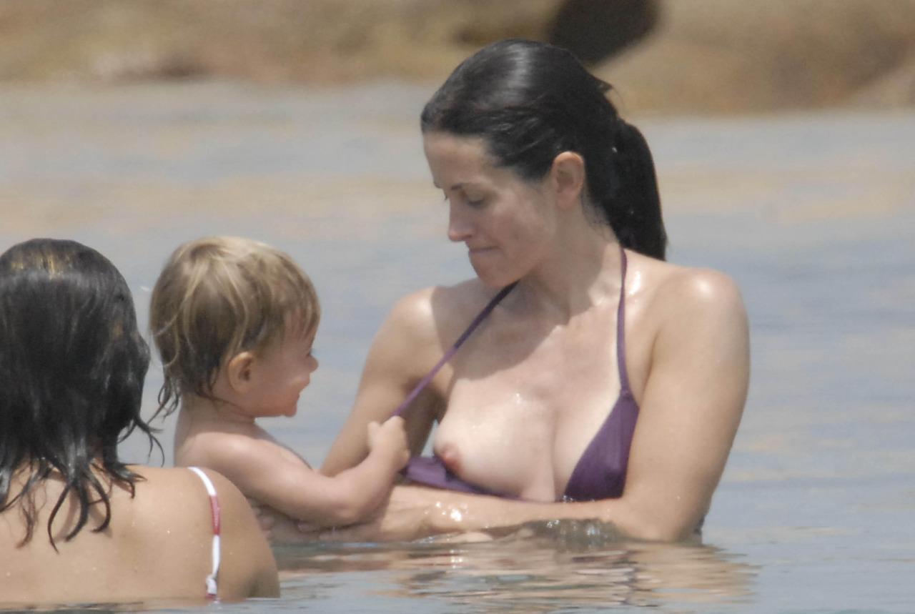 Naked Courteney Cox In Beach Babes