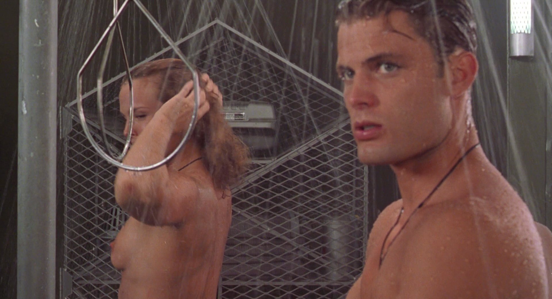 Naked Dina Meyer In Starship Troopers 5969