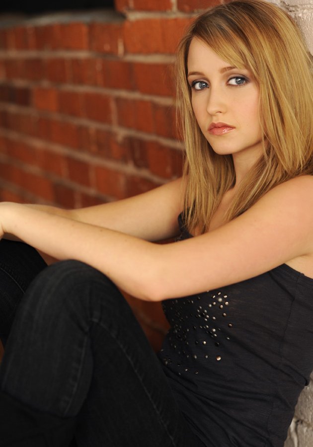 Naked Emily Tennant Added By Oneofmany