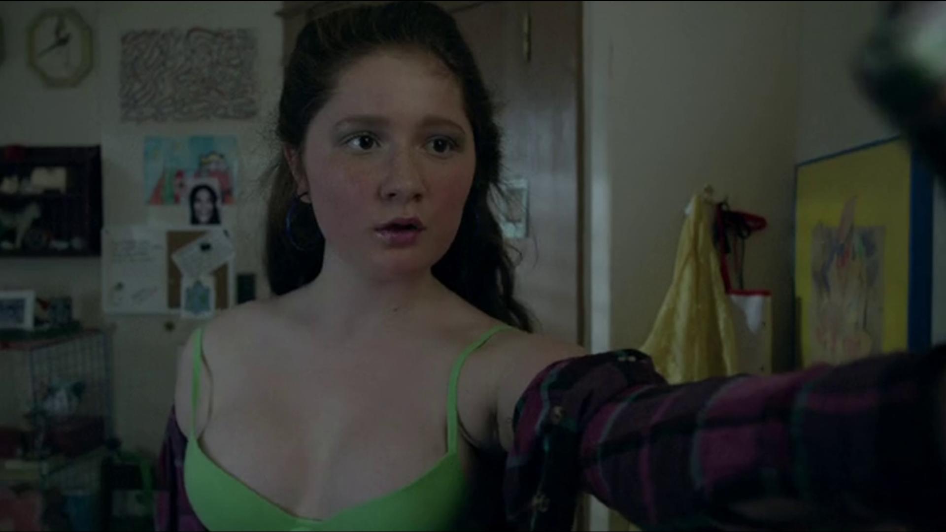 Naked Emma Kenney In Shameless