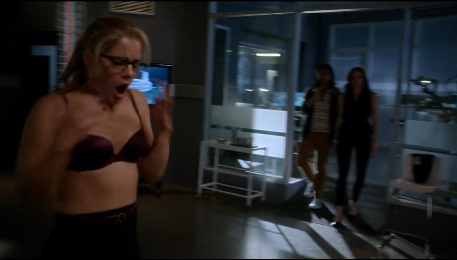 Naked Emily Bett Rickards In The Flash Ii