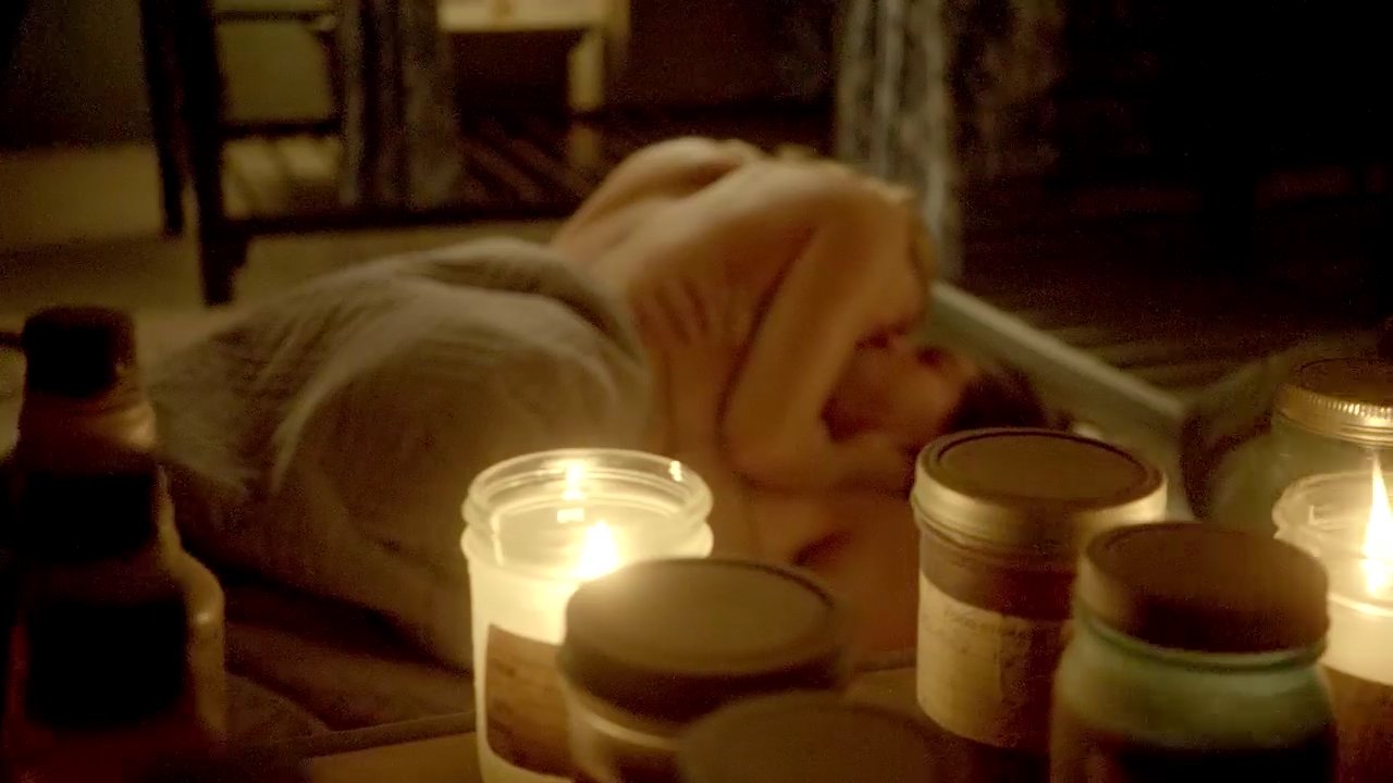 Naked Eliza Taylor In The 100 2291