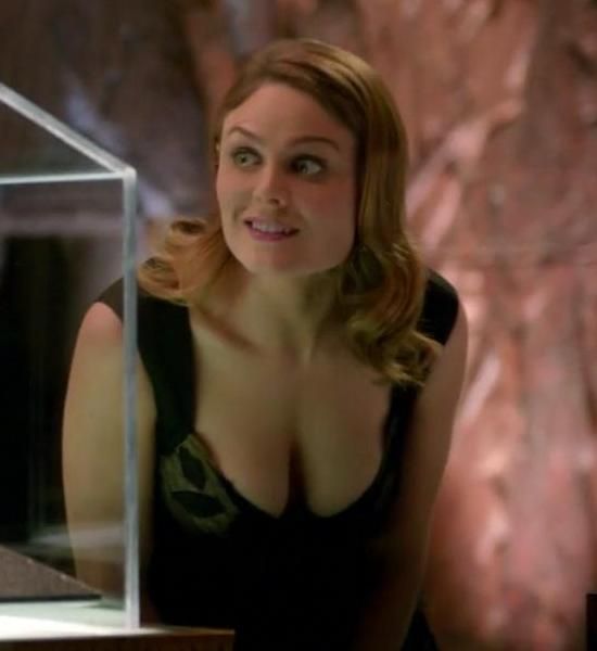 Emily deschanel nude pictures