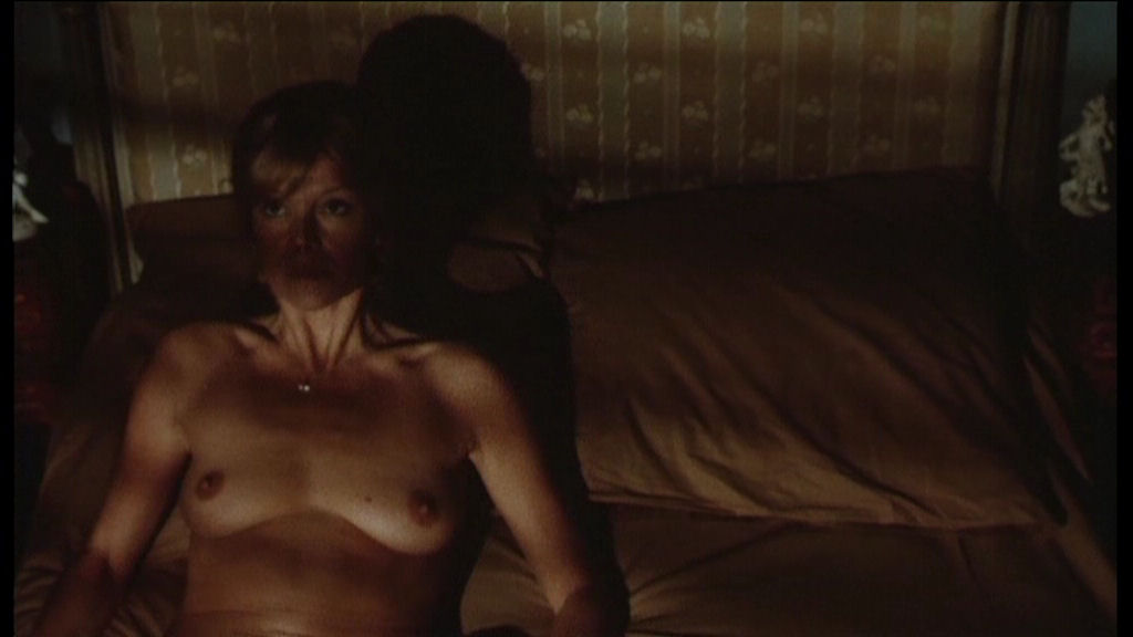 Naked Françoise Brion in Les bijoux de famille < ANCENSORED