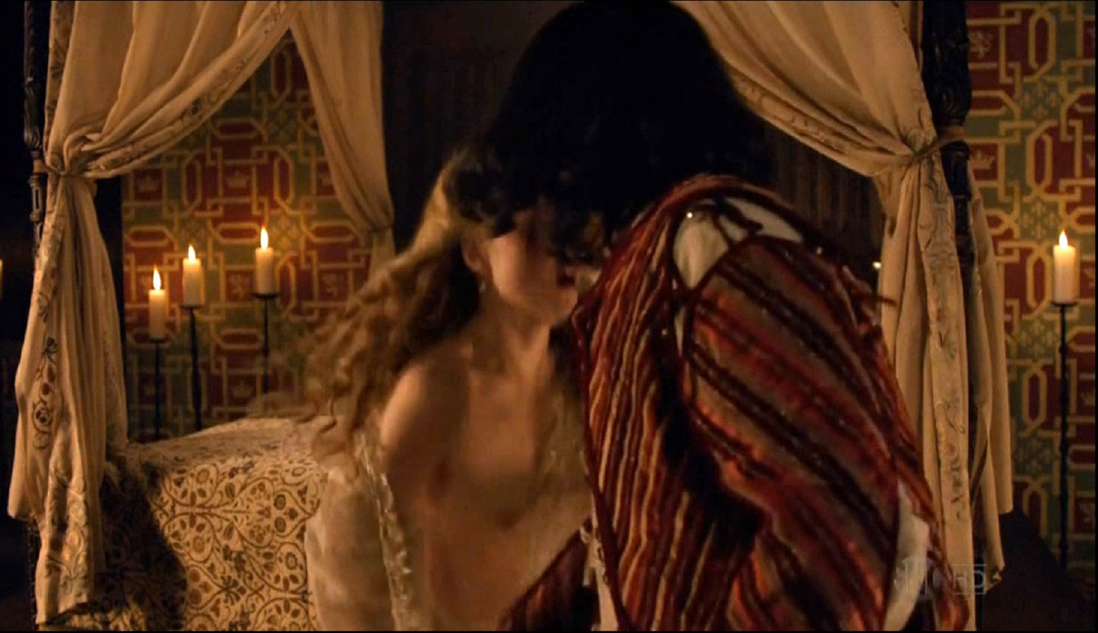 Holliday grainger nackt