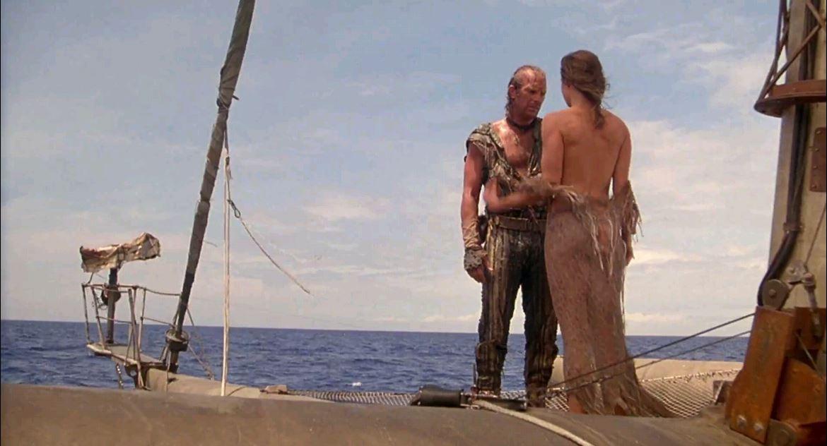 Naked Jeanne Tripplehorn In Waterworld