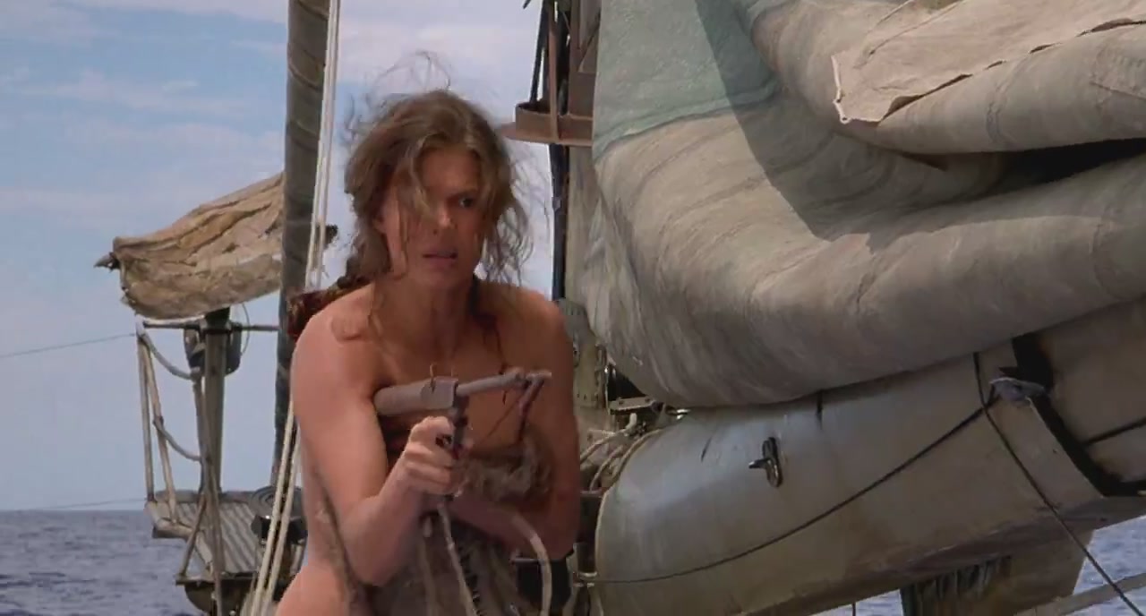 Naked Jeanne Tripplehorn In Waterworld