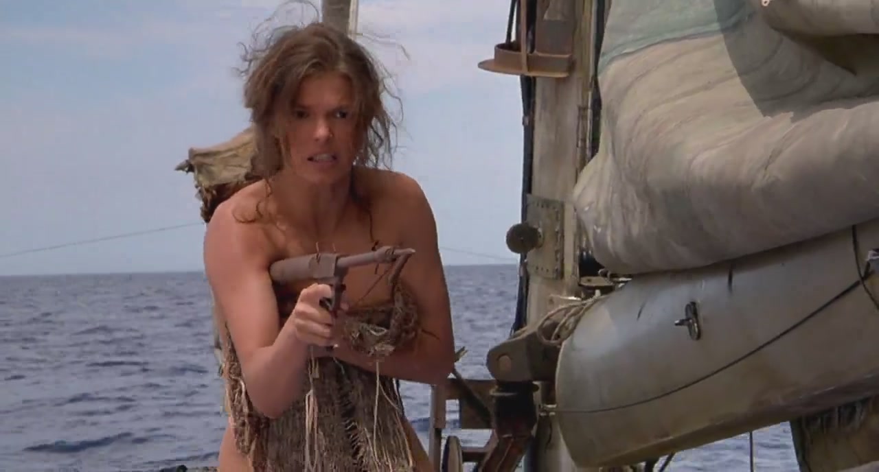 Naked Jeanne Tripplehorn In Waterworld