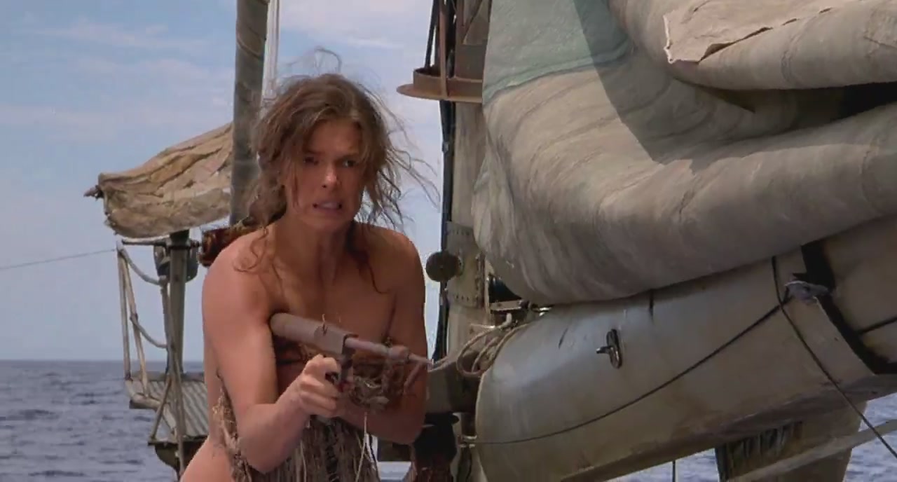 Naked Jeanne Tripplehorn In Waterworld