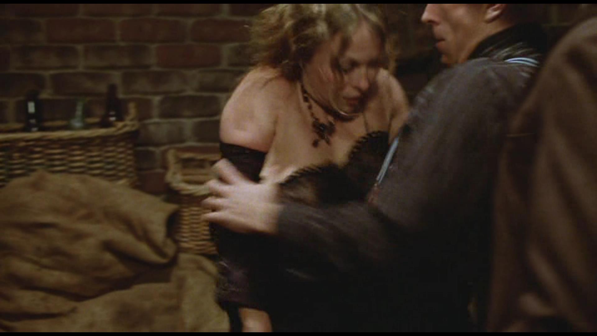 Jacki weaver naked